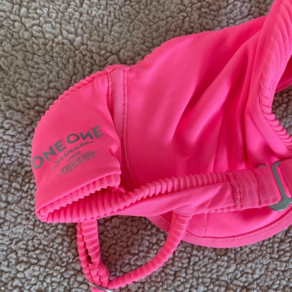Neon/Hot Pink bikini top - Picture 5 of 6